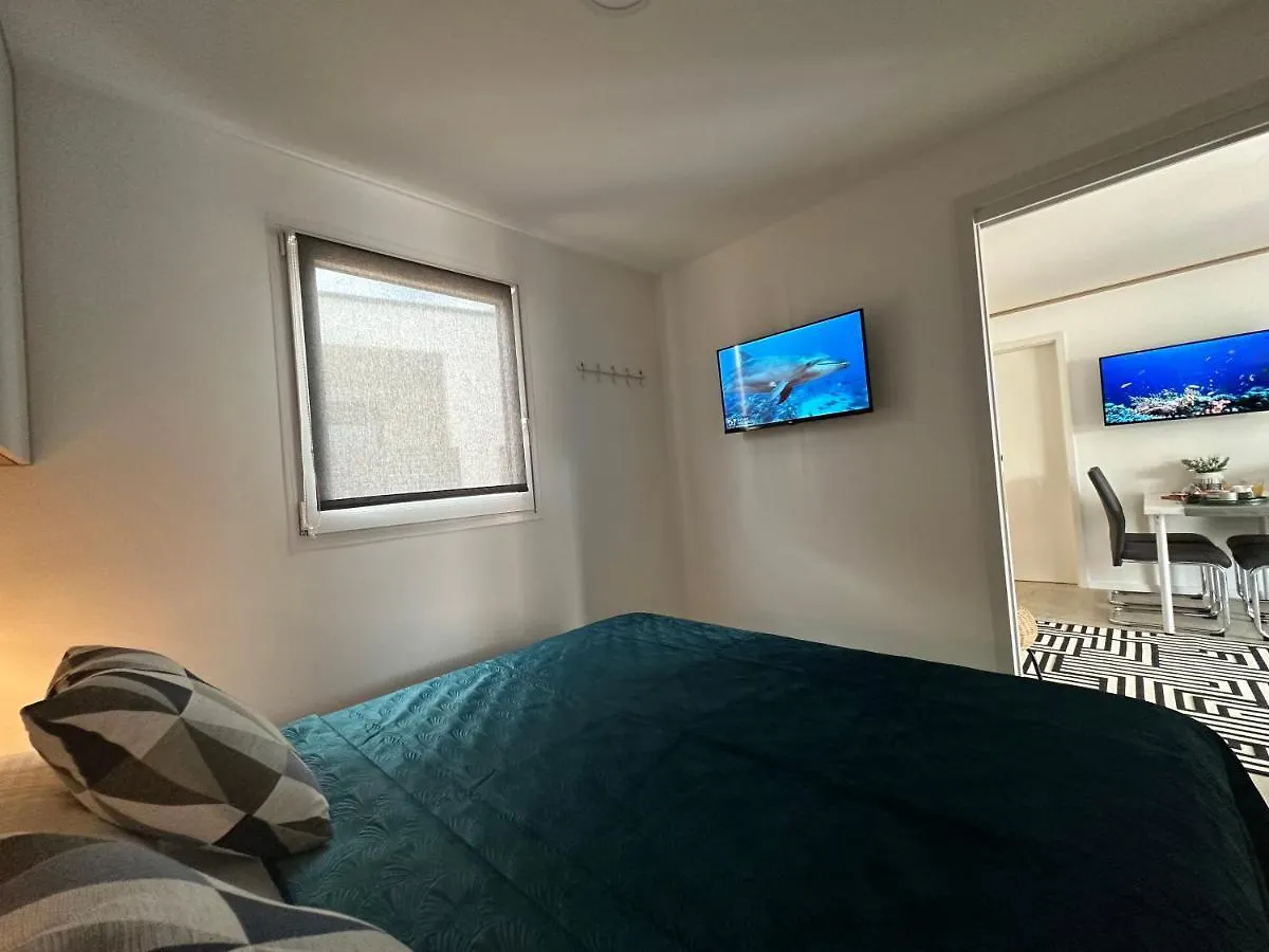 Mobile Home Mare Blu Rovanjska 0*,